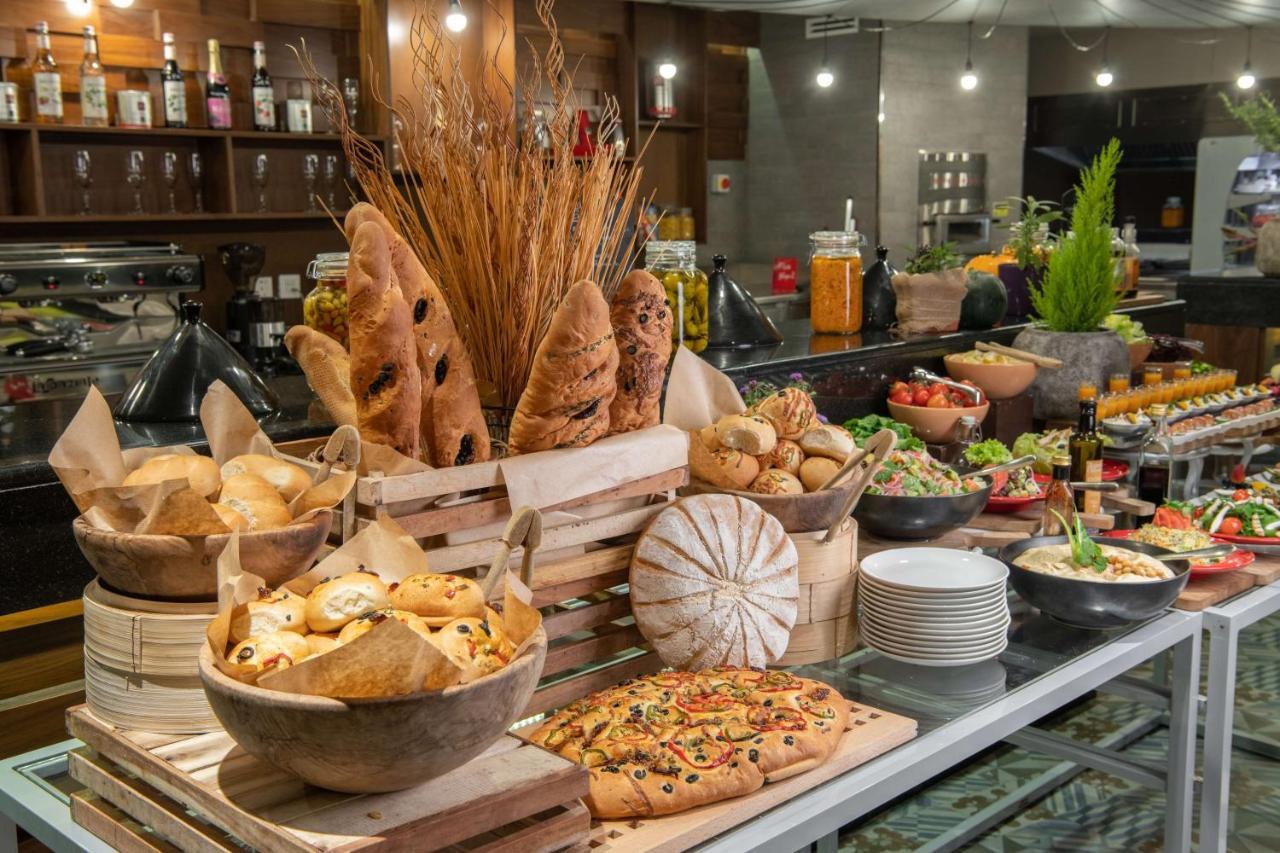 Radisson Hotel & Apartments Dammam Industrial City Eksteriør bilde