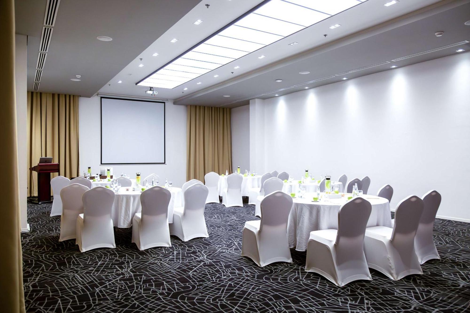 Radisson Hotel & Apartments Dammam Industrial City Eksteriør bilde