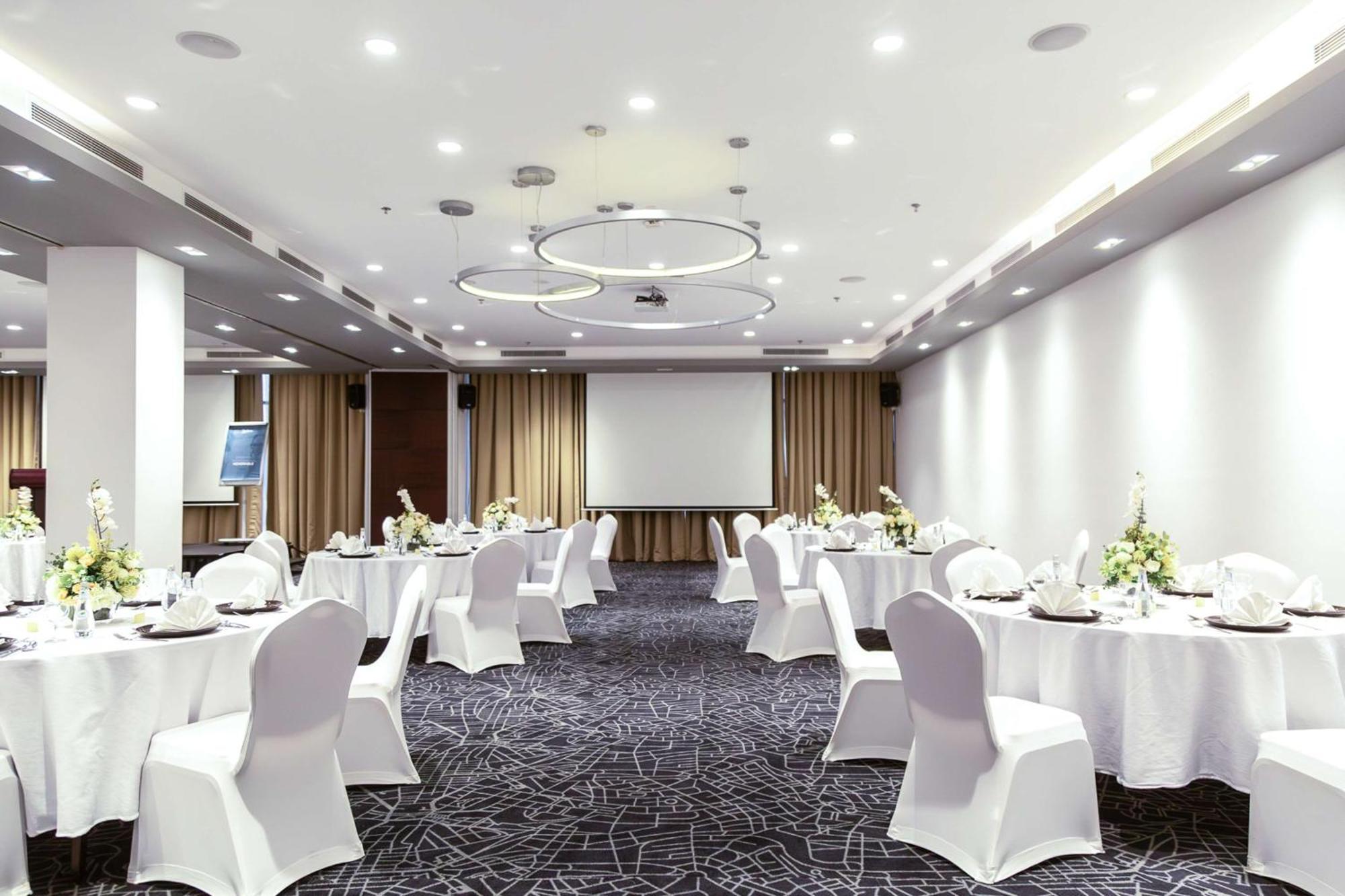 Radisson Hotel & Apartments Dammam Industrial City Eksteriør bilde