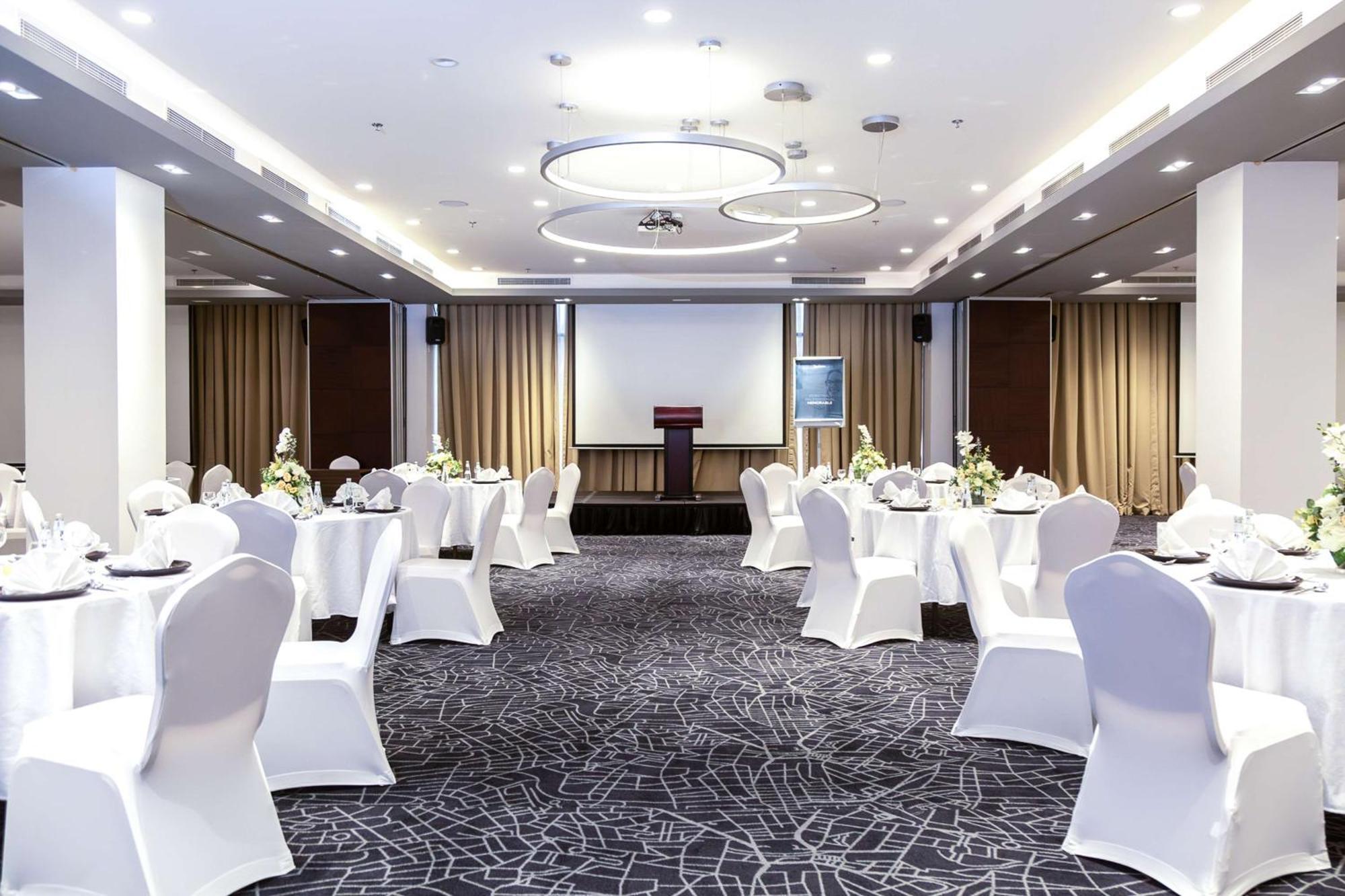 Radisson Hotel & Apartments Dammam Industrial City Eksteriør bilde