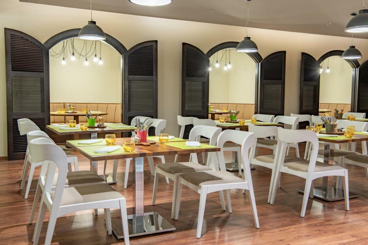 Radisson Hotel & Apartments Dammam Industrial City Eksteriør bilde